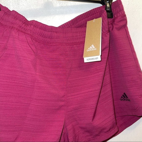 Women’s Adidas 3 stripe shorts- size XL - Picture 4 of 5